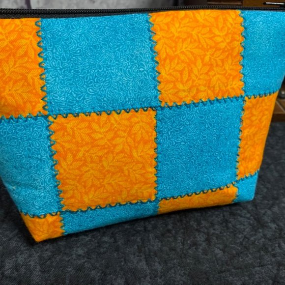 Handmade Quilted Cosmetic Bag - Picture 2 of 9